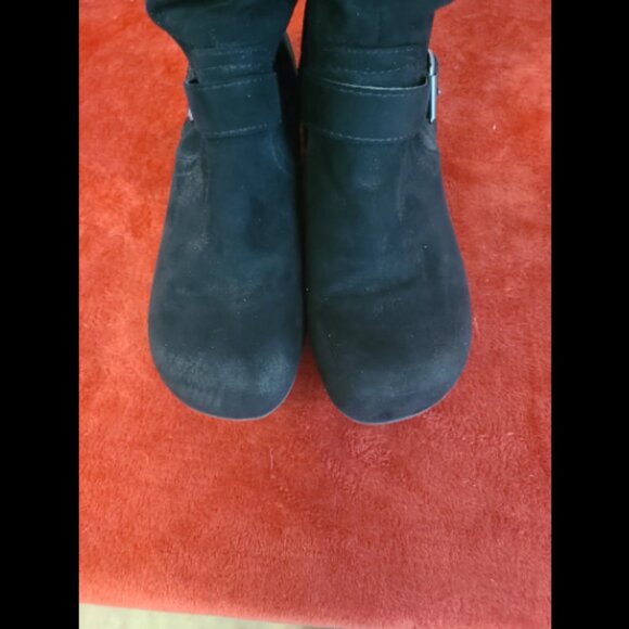 Woman's Black buckle tall boots size 10 - Picture 3 of 3